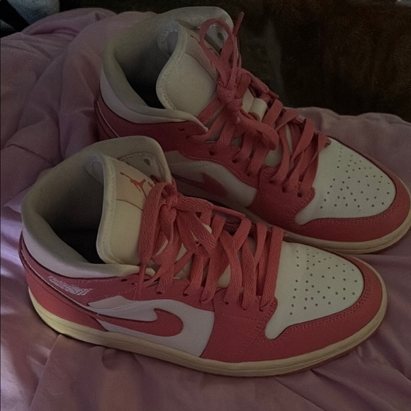 Women\'s Pink and White Sneakers